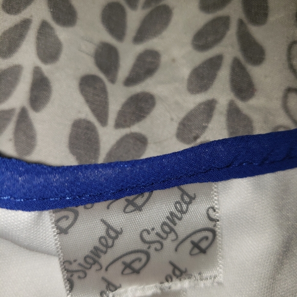 Disney Signed Button Down Top - Picture 4 of 4